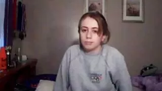 Une belle princesse blonde baise avec enthousiasme dans tous les trous avec un gentleman chaud, obtenant un orgasme irréaliste en s'accouplant avec lui. C'est une femme très attentive et attirante, seins femme mure elle n'hésite donc pas à expérimenter.
