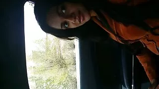 Une femme mature en trio Japonaise douce et légèrement excitée a sucé un pénis de gros calibre. Il n'avait pas encore eu à affronter de tels géants du sexe, alors il avait un peu peur.