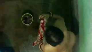 Après une forte excitation, la fille s'est retrouvée debout avec une bite pointue. Il n'a jamais eu une expérience aussi forte avec une scie banale, femme cougar mature donc ça en valait la peine.