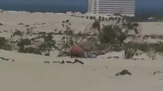 L'homme est tellement excité qu'il baise volontiers la chatte poilue d'un oiseau aux cheveux noirs rencontré sur un site de rencontre. Immédiatement d'accord avec la fille pour un rendez-vous intime, l'homme a fait le plein d'un paquet de préservatifs et a mis la chienne sur le lit. En position de missionnaire, il a commencé à pénétrer et ne s'est pas retenu le moins du monde. Le bretzel s'est comporté plutôt grossièrement et a progressivement augmenté sa vitesse. tres belle mature nue En conséquence, son pénis assez chaud était tellement excité par un trou tendre qu'il s'est retrouvé avec une pression importante.