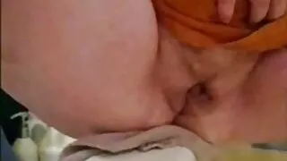Une jolie blonde au jeune corps séduisant a accepté de donner son élu dans le cul et ne femme mature cuisine le regrettait pas, car il était très attentif.