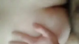Avide d'un orgasme de haute qualité, un mec fort tire fort dans le cul youporn femme mature une belle fille qui avant un rendez-vous portait une robe se Se