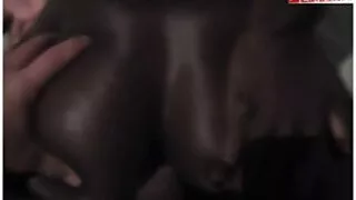 La coquette Nadia Nabakova a pris un bain spécial avant l'arrivée du livreur afin d'avoir l'air si fraîche devant lui dans une serviette. Elle n'a eu aucun problème à séduire le mec pour une baise voluptueuse, dans laquelle cette salope s'est femmes mures francaises avérée être une chienne d'élite. Elle n'a pas seulement laissé le pénis envahir la chatte rose, mais elle a quand même gémi assez fort!