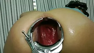 Un célibataire vraiment lubrique baise la chatte rasée d'une jolie chienne. Elle est heureuse que ce monsieur en particulier ait commencé à la courtiser, car pendant longtemps elle avait le béguin pour lui. Sw Eetheart serait très heureux si cela commençait il y a plusieurs mois, mais ce n'est pas si mal non plus. Aujourd'hui, ils sont allés ensemble dans un restaurant cher, y ont dîné un peu, puis sont allés dans les femmes matures un hôtel chic. Sur un lit blanc comme neige, la passion aux cheveux longs écarte les jambes et se détend de manière irréaliste d'une telle pénétration, c'est-à-dire que tout s'est déroulé exactement comme prévu.