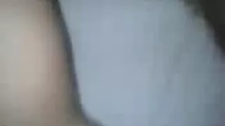 Blonde incendiaire excitée et baisée par un jeune homme lubrique. C'était seulement pour se rendre à une femelle lépreuse entre ses mains,et il aimait qu'elle commence immédiatement à agir, sans attendre une réaction. Il n'avait pas encore de telles femmes, ce qui a contribué à une meilleure érection. La blonde pensait qu'elle ne ferait rien prématurément, car il faut évaluer les efforts de la mignonne. Eh bien, la fille était absolument tout exactement de son avis, elle voulait juste un pénis femme mure et jeune dur et une baise professionnelle d'une demi-heure.