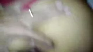 Après s'être rencontré dans une boîte de nuit, M. a fourni un pénis à femmes mures en bas nylon deux femmes vêtues de vêtements érotiques étriqués avec de la dentelle et les a baisées passionnément à travers leur culotte.