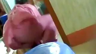 Millimètre par millimètre, le jeune monsieur entre longuement femme mure 60 dans le trou du cul potelé d'une belle fille. Après avoir reçu un message de son amant, elle a immédiatement commencé à s'habiller et à se préparer à son arrivée. La fille voulait l'aimer et a tout fait pour être magnifique. Aujourd'hui, elle a décidé de rencontrer un cobo Le gars a aimé son apparence, il s'est rendu compte qu'elle était prête à avoir un orgasme pour deux avec elle et sans plus tarder a sorti un pénis décemment excité.