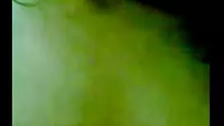 Une jeune chèvre sans vergogne essuya le sperme d'un farceur avec une serviette, qui ne pouvait pas le supporter et l'éclaboussa. Elle était déjà prête pour quelque chose comme ça, il lui semblait que le mâle baiserait fort et fort, parce que ça a l'air impressionnant. Le sexe a commencé par des caresses orales qui se sont transformées en douceur en pénétration vaginale et anale. Comme il l'avait prédit, le sexe était assez dur belles femmes mures et assez rapide. La chienne n'a pas eu le temps de récupérer, puisqu'elle avait une énorme quantité de sperme chaud entre les jambes, elle a décidé de l'effacer d'elle-même.