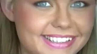 Une brune souriante d'apparence orientale s'agenouille et suce parfaitement le pénis d'un partenaire voyeur, qui est également parfaitement debout. Aujourd'hui, cette douce garce avait une humeur positive et a suggéré à son amie de lui faire une fellation sans engagement et sans réciprocité. Elle a commencé à lécher ses lèvres pleines longtemps et sexuellement, puis la bite du mec était toujours dans sa femmes francaises matures bouche. La fille a montré à son partenaire sa capacité orale et lui a donné le maximum de plaisir et d'orgasme possible.