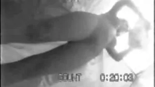 La jeune femme plantureuse avait assez faim pendant l'absence femme mature sexy nue de son mari, et à son arrivée d'un voyage d'affaires, l'insatiable Mademoiselle s'est jetée sur l'élue pour baiser immédiatement un pénis insatiable avec une chatte nue. Dans la foulée, la chienne sans scrupules caressa passionnément l'énorme tige de jade de l'élue avec tous les trous qui mettent l'eau à la bouche, tout en laissant caresser la mamelle ennuyée de caresses. Le goujon sans cérémonie a ouvert avec plaisir la fille entre les jambes et a satisfait les besoins sexuels des deux partenaires excités.