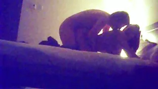 Si la fille savait quel appareil elle effectuerait sa recherche dans la salle de procédure, elle se dépêcherait encore plus vite aux heures de réception désignées. Elle a été accueillie par un médecin qui lui a proposé de se déshabiller d'en bas jusqu'à la taille, en s'allongeant et en écartant les jambes. La fille perplexe l'a femme mure perfect girl fait et le médecin a lentement sondé la patiente avec un membre du mandu et a admis que la profondeur du vagin était tout à fait conforme à la norme et que sa perméabilité était suffisante. La femme s'est vraiment traînée par la taille de la trompe du médecin, l'a pétée héroïquement dans diverses poses, et quand un homme en blouse blanche a abondamment mouillé la bouche de la beauté, elle représentait déjà avec précision le diagnostic d'une pute sous-baisée.