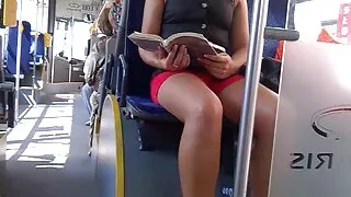 La bête aux cheveux longs baise en douceur sur un grand lit et obtient femmes francaises matures une excitation incroyable d'une telle relation, car il garde la situation sous son propre contrôle.