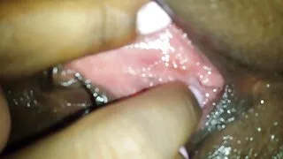 Une charmante femmes matures francaises latina aux fesses juteuses et aux seins en silicone a rencontré son ami noir pour le laisser la baiser dans le cul.