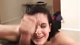 L'énergique hahal est célèbre pour marteler la milf dans le trou du cul avec une bite sautée. C'est une femme expérimentée, elle n'a donc aucune objection, ce qui plaît beaucoup à la femmes mures pics fierté d'ohlamon.