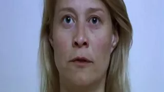 Une fois sur le grand lit, le mâle développe le cul serré de sa fille bien-aimée. Curieusement, elle-même lui a suggéré d'utiliser sa porte arrière, et cela ne ressemble pas à une fille. Le chevalier ne demanda pas pourquoi il avait pris une telle décision pour ne pas provoquer la naissance du doute. La femme s'est mise à l'écoute du sexe, a léché son doux anus, puis y a plongé lentement, touchant chaque millimètre de points érogènes à l'intérieur du rectum élastique femme mature en chaleur de la beauté, d'où sa chatte coulait sans repos.