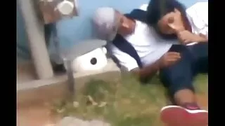 Un détective privé et sa maîtresse secrète baisent fort dans un appartement sûr. Récemment, un homme a terminé une enquête sur une affaire importante et a eu du temps libre, qu'il a bien sûr utilisé pour son propre plaisir. Après avoir enlevé tous les vêtements de sexefemmemure la beauté folle, le mec est venu dans son trou poilu et a appuyé goulûment sa langue sur elle. La chienne n'a pas regretté d'être au lit avec ce monsieur, car le cunnilingus de sa performance était tout simplement magnifique et inoubliable.