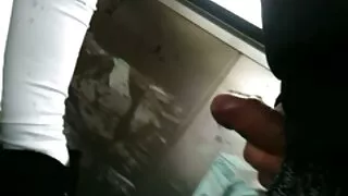 La jeune princesse mignonne a pris le cul avec un vibromasseur, car elle se demandait quelles femme chaude mure sensations pouvaient être obtenues lors de l'acte anal.