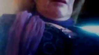 L'homme s'est rapidement lesbienne mure mis à l'écoute d'aventures érotiques passionnées et a bien baisé la rousse dans le cul, plantant son pénis bien excité jusqu'aux testicules eux-mêmes.