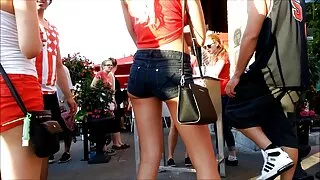 La drôle femmes mure nue de blonde a enlevé ses sous-vêtements roses et sur le canapé blanc comme neige a baisé avec un Latino au casting. Maintenant krala