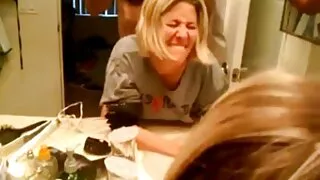 Un mec dépravé, il a appelé une salope Se se dans son appartement, qui dès le seuil a excité un étalon sans ménagement. Après de courtes caresses préliminaires, un macho enragé a léché le cul appétissant de la beauté et a déchiré une femme expérimentée dans un trou épicé et juteux. Dans le processus, l'amant débridé avait volontiers la chatte d'une femme lubrique et léchait volontiers le capot pulsant. Mais femmes nues mûres la manière la plus affirmée d'aimer est de baiser l'élu entre des petits pains et de finir dans la bouche habile d'une se beauty se