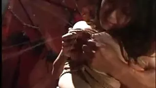 Une fille Se ragazza aux beaux seins danse devant sa caméra pour que le jeune homme la regarde. Elle a sorti un phallus pointu de sous ses sous-vêtements et a commencé à se masser les mains, elle voulait avoir sa chatte plus vite, mais cela, malheureusement, est irréaliste maintenant. Je devais simplement profiter de ce processus inextinguible et obtenir la satisfaction habituelle de la masturbation. matures nues Le seul avantage était qu'il pouvait coordonner ses mouvements et ne regarder que les zones qui l'intéressaient le plus.
